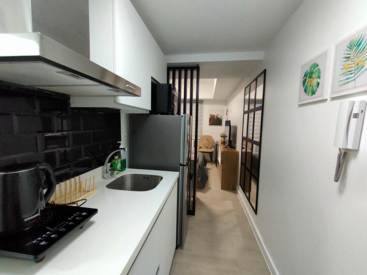 The Aces Crib At Azure North Pampanga Aparthotel ภายนอก รูปภาพ