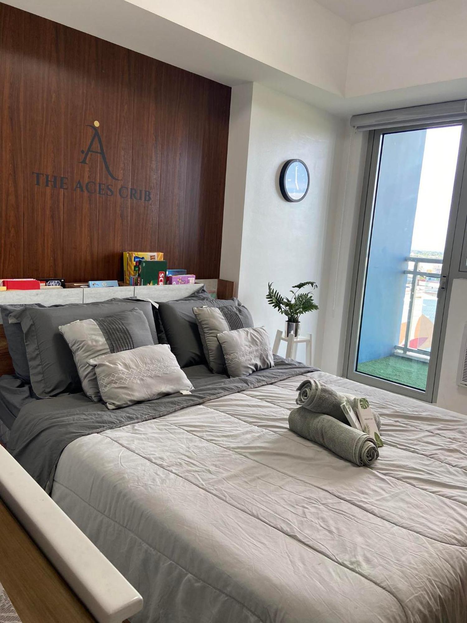 The Aces Crib At Azure North Pampanga Aparthotel ภายนอก รูปภาพ